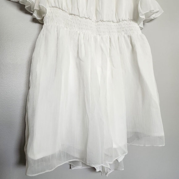 NWOT off shoulder romper - Picture 4 of 7